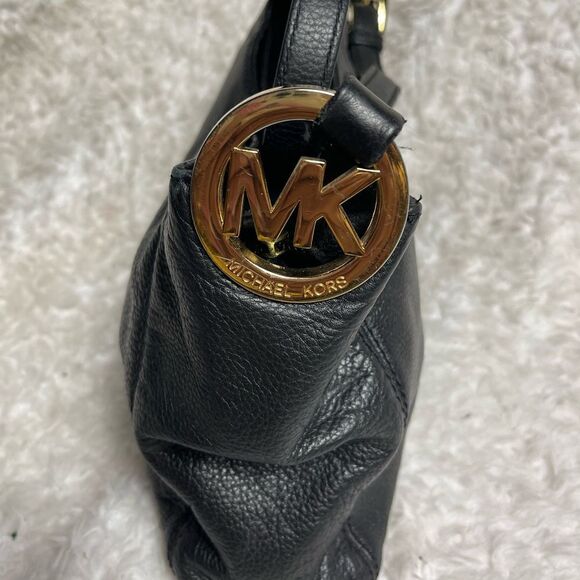 Michael Kors Fulton Black Leather shoulder /Cross Body bag Big Logo MK Medallion - Picture 2 of 10